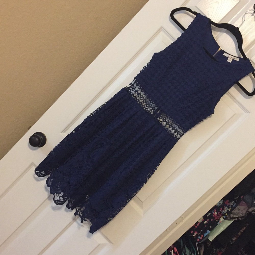Blue lace short dress with open lace mid